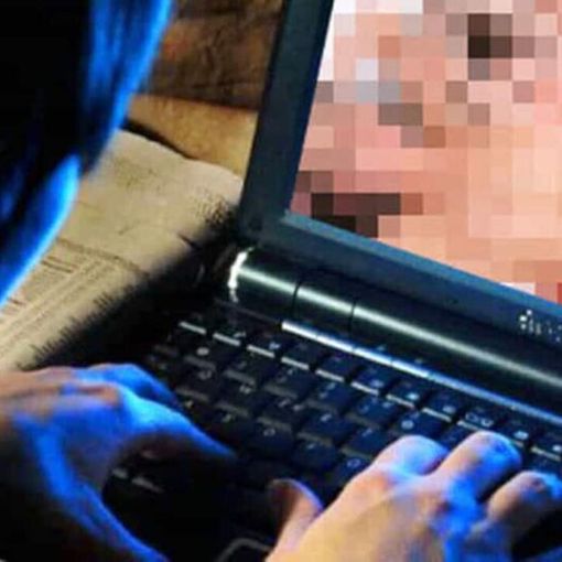 Milano, conduttore radiofonico arrestato per pedopornografia
