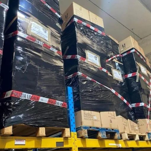 Lacchiarella: 100mila articoli Apple &quot;taroccati&quot;