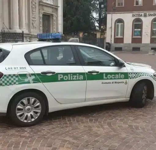 Magenta: fugge dopo l’incidente, inseguito dalla Polizia locale viene fermato a Mesero