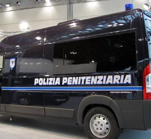 Dal carcere di Vercelli a Ferrara, detenuto dà in escandescenza