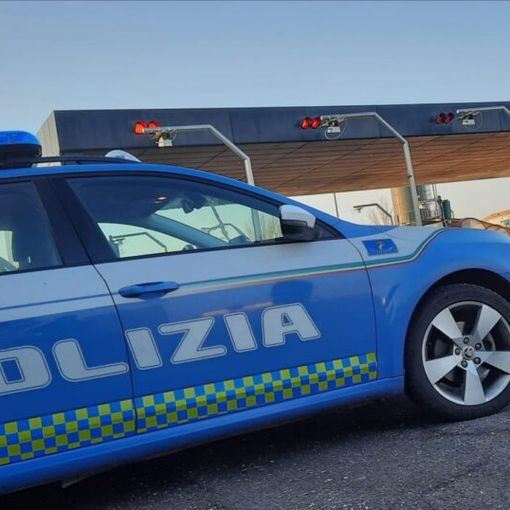 Giovani di Magenta arrestati dalla Polizia Stradale di Modena in autostrada: nascondevano un chilo di cocaina