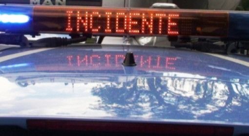 Carambola tra più veicoli sull'Autolaghi, sei persone coinvolte. Cinque chilometri di coda da Castellanza verso Milano