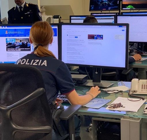 Tentano un’estorsione dopo aver rubato un monopattino e un telefonino: 3 arresti a Milano