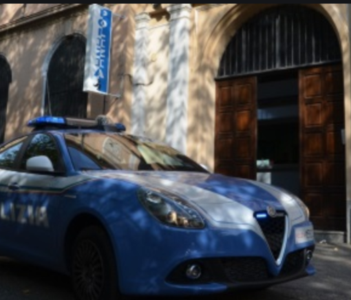 Vercelli, estorsione, stalking e minacce al personale di un hotel: in manette un quaratantenne