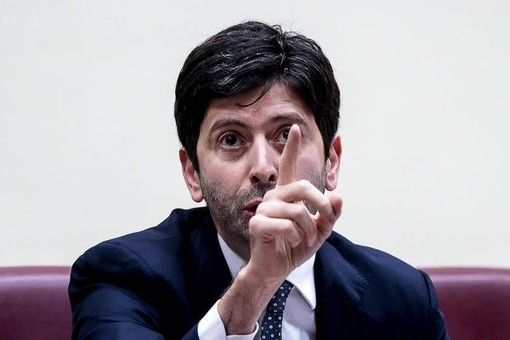 Riduzione del green pass da 12 a 9 mesi e proroga dello stato di emergenza: i provvedimenti allo studio del governo
