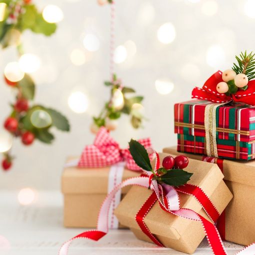 Natale: per i regali 158 euro a testa, -36% rispetto al 2019