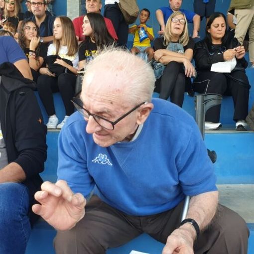 Renzo Introini, allo stadio a vedere il Magenta calcio dopo 67 anni: giocò nella prima squadra nata nel 1946