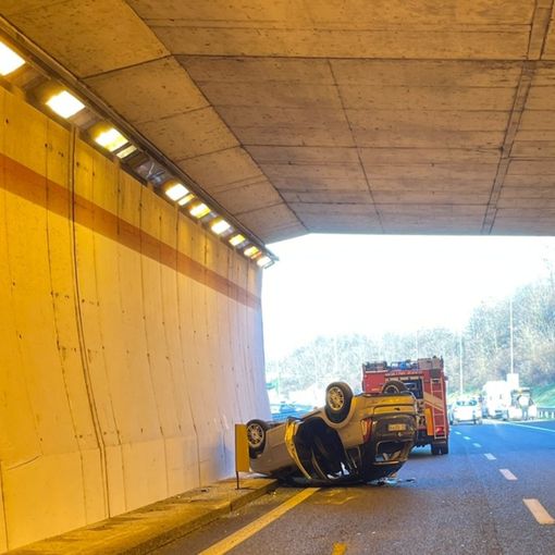 Castano Primo: ribaltamento in galleria, tratto della Boffalora-Malpensa chiuso