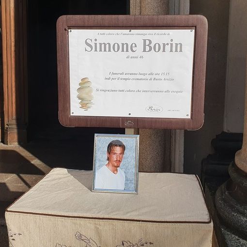 L’abbraccio di Busto a Simone Borin. «Ci avviciniamo al dolore di questa famiglia in punta di piedi, con tanto rispetto»