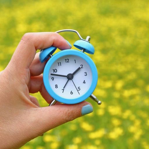 Ora legale dal 30 marzo, torna il quesito: fa bene o male?