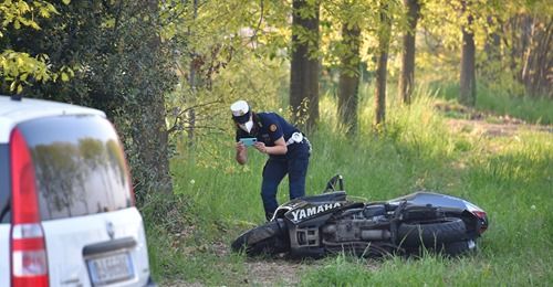 Inveruno: scontro auto moto, 41enne in codice rosso al Niguarda