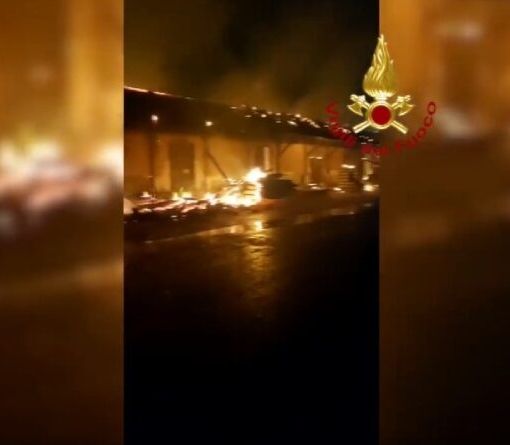 Pavia, rogo ex scalo merci: cantiere sotto sorveglianza costante