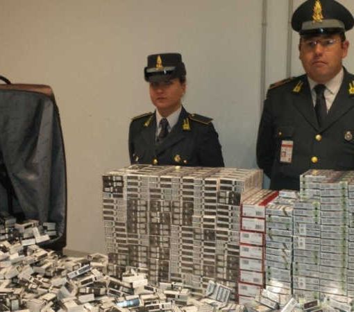 132 chili di &quot;bionde&quot; contraffatte: scattano le manette per cinque