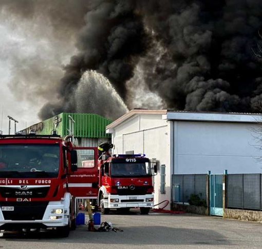 Incendio Novara, ARPA non evidenzia (per ora) situazioni di pericolo o inquinamento