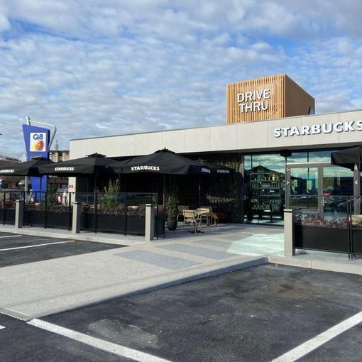 In Italia a Erbusco, all’interno di una stazione Q8, il primo Starbucks Drive Thru