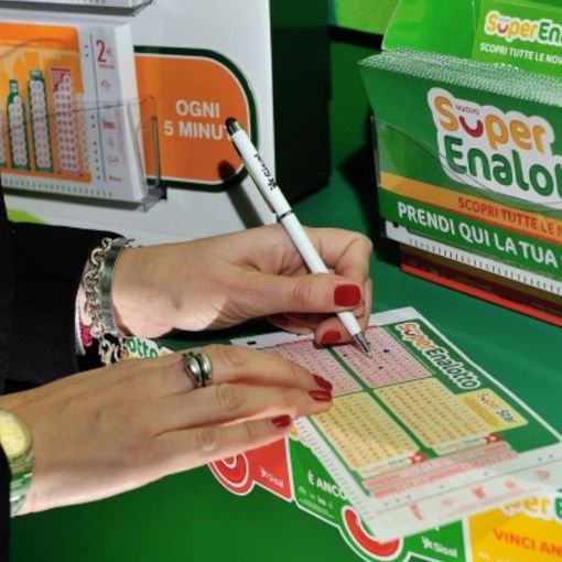 SuperEnalotto da record: vinti 371 milioni. E ci sono 7 neomilionari anche in Lombardia