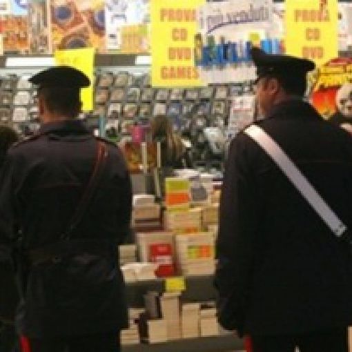 Gambolò: spaccata al supermercato, ladri aprono la cassaforte e fuggono con i soldi