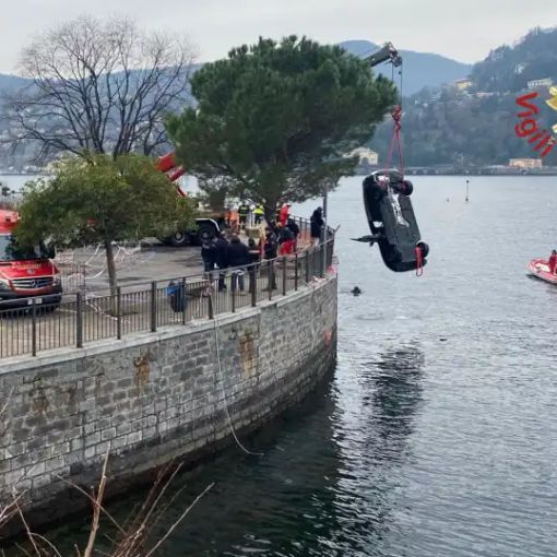 Coppia annegata nel lago di Como: ipotesi incidente al Suv