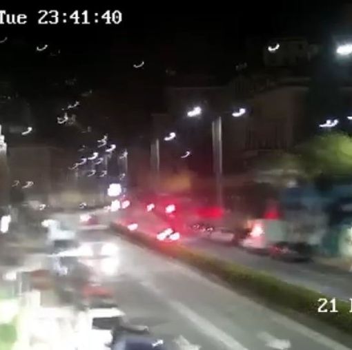 Terremoto a Genova, il momento della scossa ripreso dalla telecamera di sorveglianza (Video)