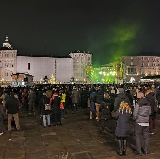 Torino ha accolto il 2023 con un omaggio a Gigi D'Agostino