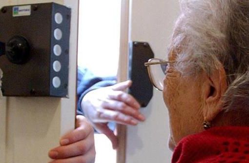 Lomellina: caro bollette, attenzione alle truffe dei falsi venditori porta a porta