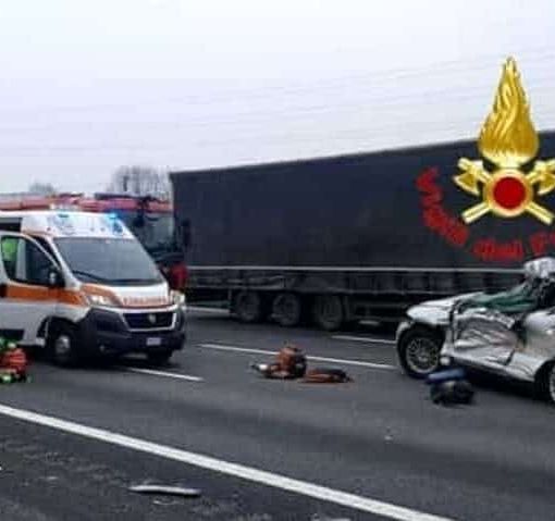 Maxi incidente in Tangeziale Ovest, 13 feriti, molti 20enni