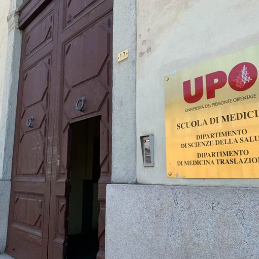 Novara: insulti e minacce alla commissione di esame per il voto di una tesi di specializzazione