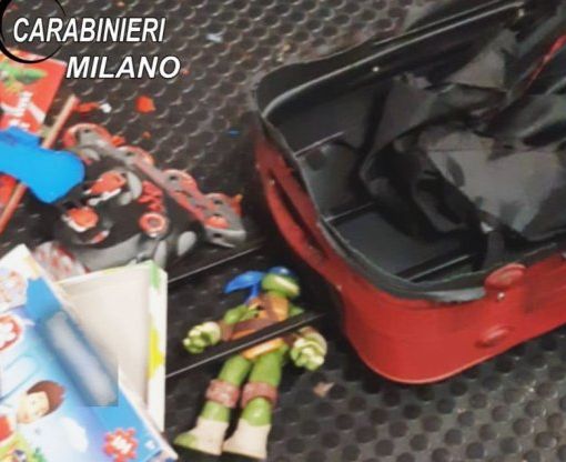 Milano, i Carabinieri fanno brillare valigia sospetta in metropolitana
