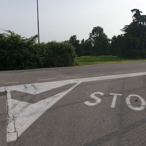 Magenta: scontro nella zona industriale della città, due feriti