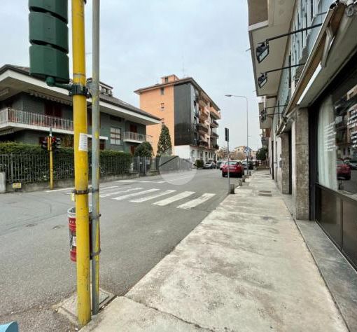 Tentato furto a Magenta in via Sanchioli, scardinato l’ingresso con un trapano