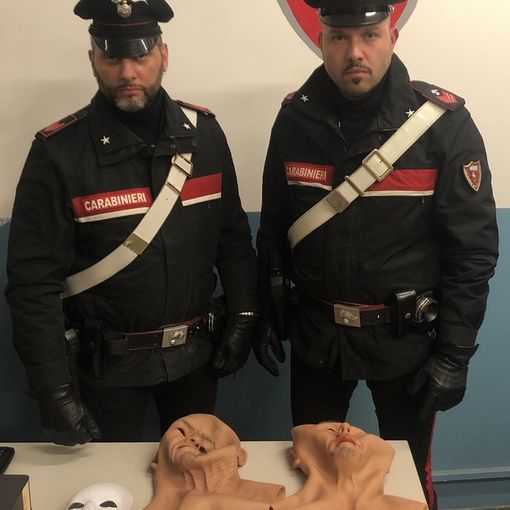 Vigevano: scene da far west in pieno centro, mascherati e armati hanno rapinato la gioielleria “Boffini”, ma sono stati immediatamente arrestati dai carabinieri