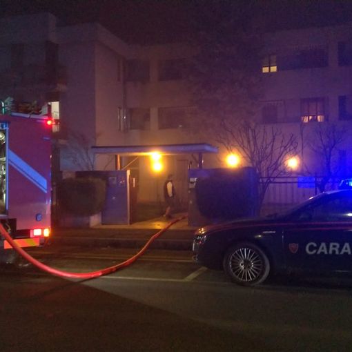 Vigevano: fiamme in una palazzina di corso Argentina, decisivo l'intervento dei carabinieri per evitare il peggio