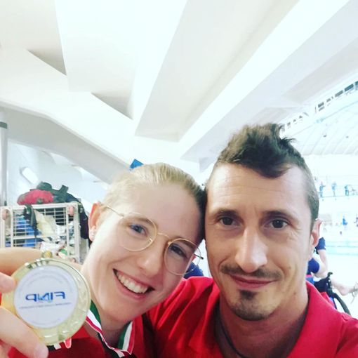 Spettacolare Chiara Cordini: per l’atleta paralimpica della Sport Management doppio titolo italiano di nuoto nei 100 e 400 stile libero agli assoluti di Bologna