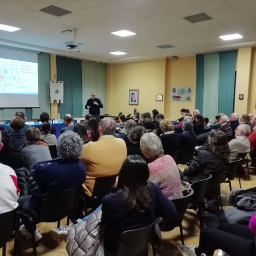 Robbio, sala piena all’inaugurazione di “Cittadini SalvaVita”. Attenzione alta sul tema arresto cardiaco