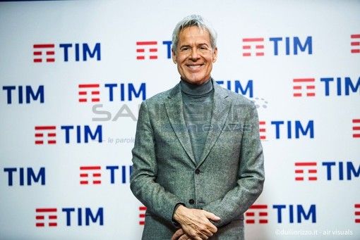 Claudio Baglioni e la squadra del Festival nelle foto di Duilio Rizzo