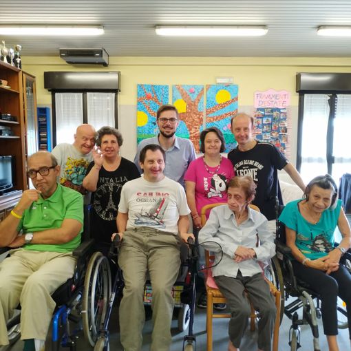 Vigevano, raccolta fondi da record su Facebook. Donati 1000 euro ai ragazzi disabili della comunità Annina