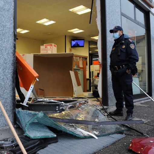 Assaltavano bancomat nella provincia di Milano (e non solo): in manette la &quot;banda dei moldavi&quot;