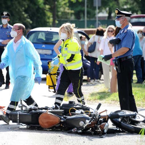 Grave incidente a Inveruno: motociclista elitrasportato al Niguarda