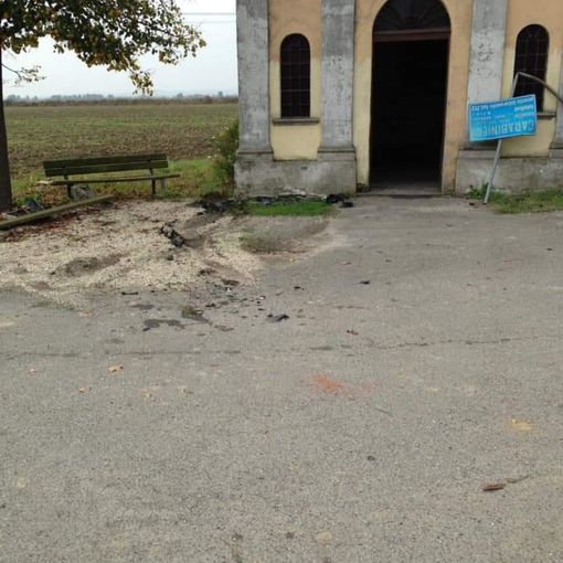 Pieve del Cairo: escono di strada sulla provinciale 4, feriti due giovani
