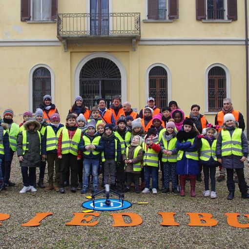 Gropello Cairoli: festeggiata l'iniziativa&quot;Piedibus&quot; nel parco di Villa Cairoli