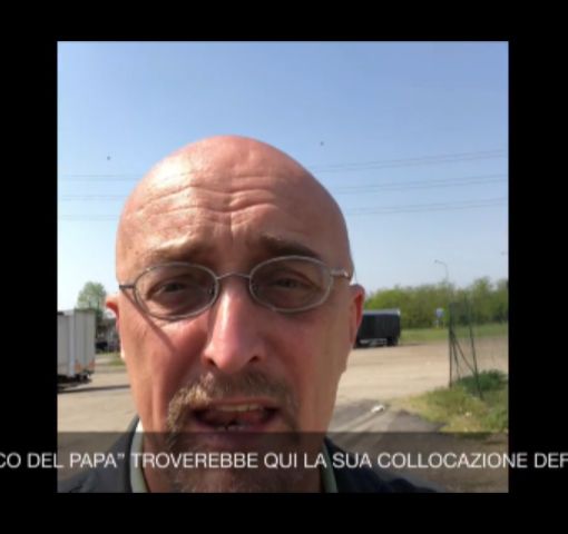 Luca Bellazzi, capogruppo del Polo Laico a Vigevano, durante un momento del video alla Brughiera