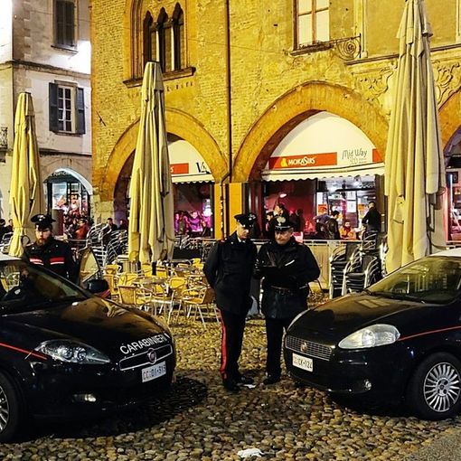 Pavia: blitz notturno dei carabinieri contro la &quot;malamovida&quot;, sanzionati alcuni locali del centro storico