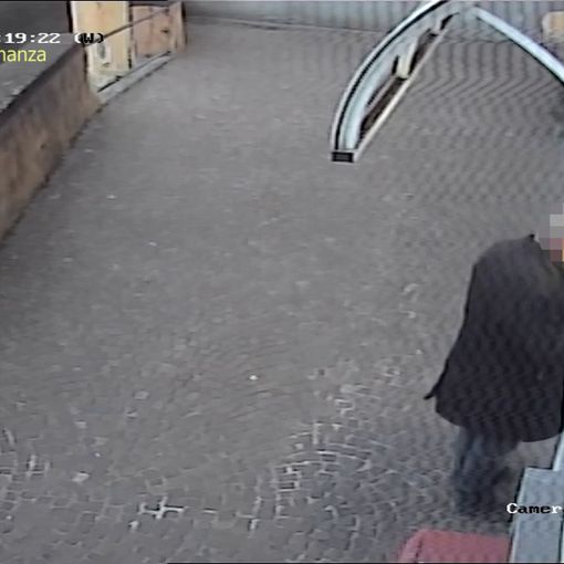 Smascherata frode fiscale da oltre 40 milioni di euro: 7 arresti. Direttore dell’ufficio postale di Vigevano rubava l’identità ad ignari clienti