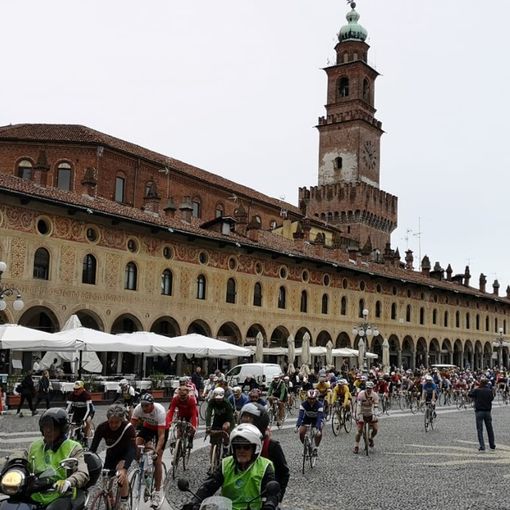 - FOTOGALLERY - Vigevano: la partenza della Ciclostorica Ducale