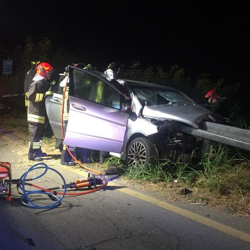 Mezzana Bigli: giovane 26enne muore nell'auto trafitta dal guardrail