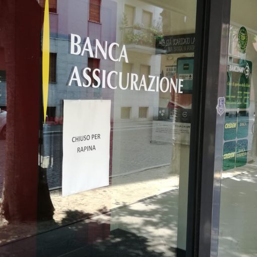 Vigevano: bandito rapina la Credem in corso Cavour