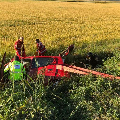 Lomello: esce di strada con l'auto, donna 70enne in gravi condizioni