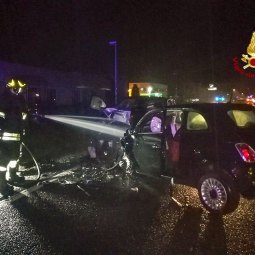 Mezzanino: scontro tra auto nella notte, gravemente ferite tre persone