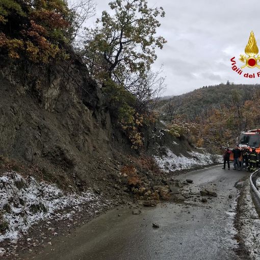Oltrepò: frana sulla strada provinciale 91 tra Varzi e Castellaro