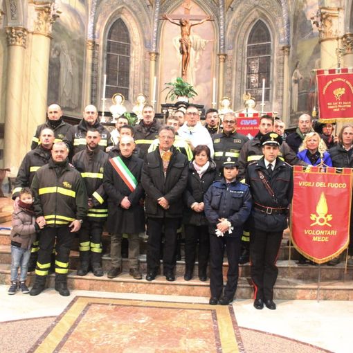 - (FOTONOTIZIA) - Mede: i vigili del fuoco hanno celebrato Santa Barbara